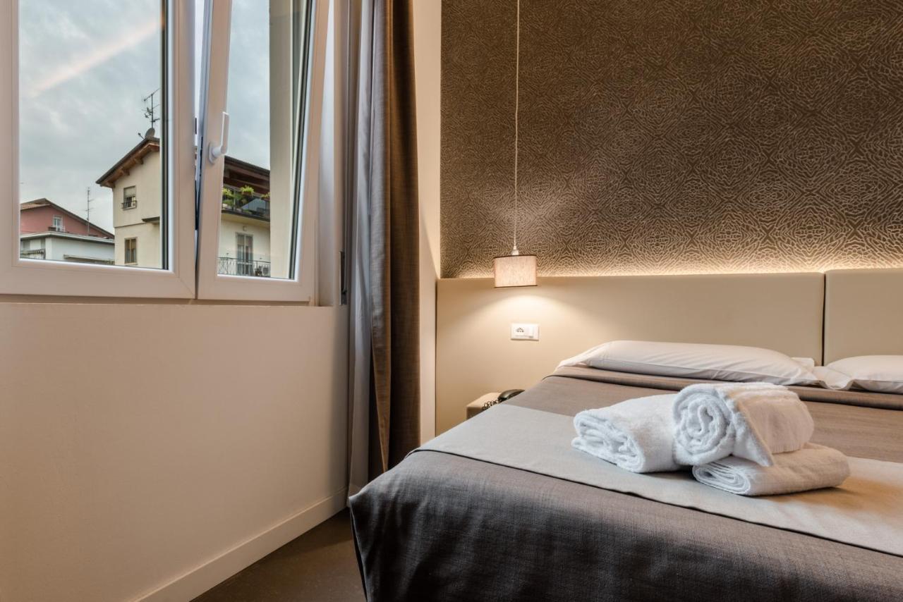 Hotel Palazzo Del Garda & Spa デセンツァーノ・デル・ガルダ エクステリア 写真