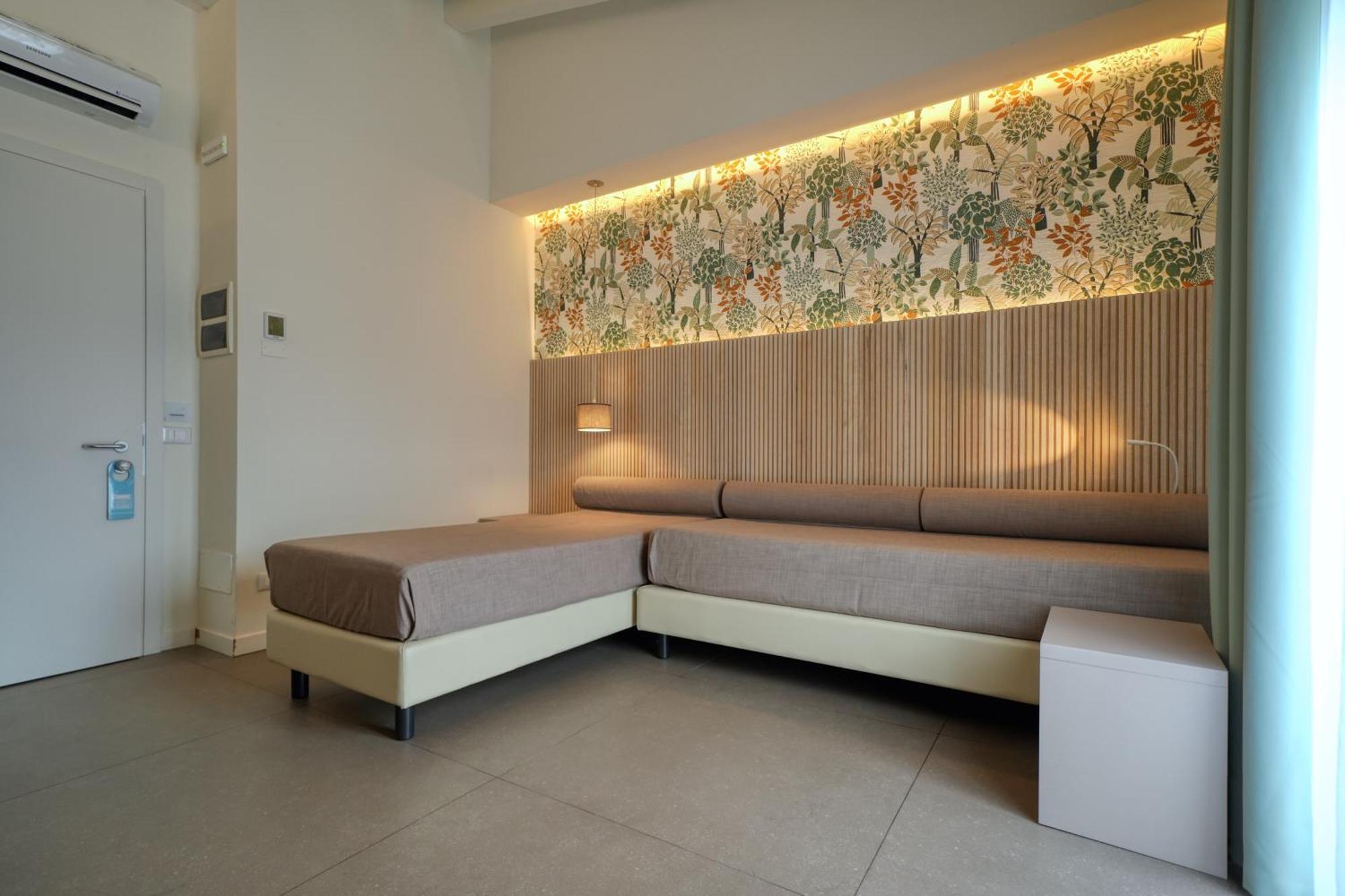 Hotel Palazzo Del Garda & Spa デセンツァーノ・デル・ガルダ エクステリア 写真
