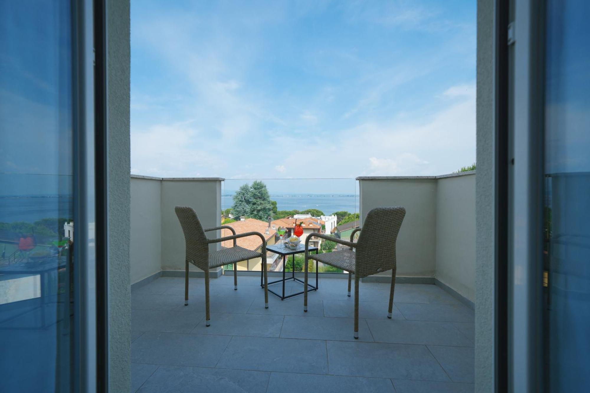 Hotel Palazzo Del Garda & Spa デセンツァーノ・デル・ガルダ エクステリア 写真