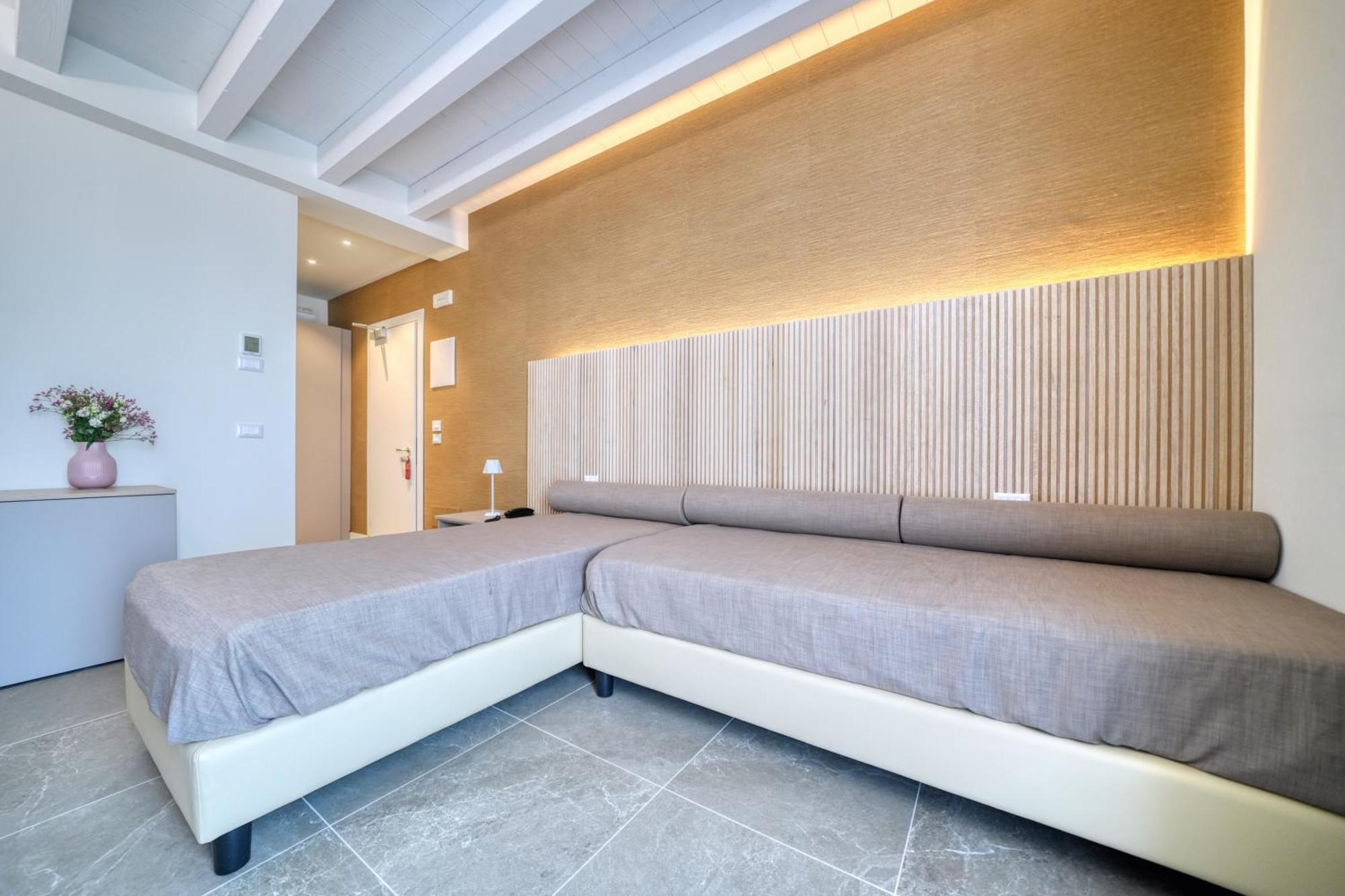 Hotel Palazzo Del Garda & Spa デセンツァーノ・デル・ガルダ エクステリア 写真