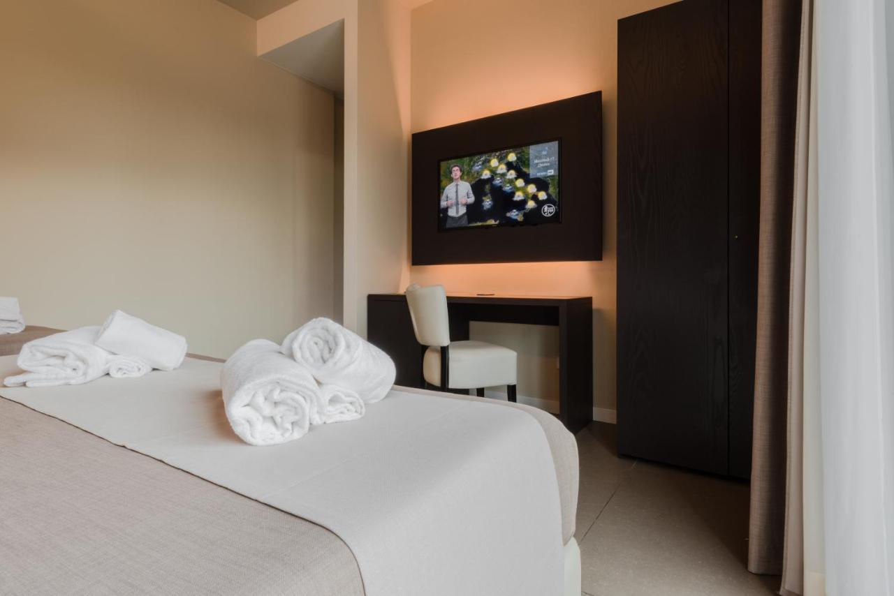 Hotel Palazzo Del Garda & Spa デセンツァーノ・デル・ガルダ エクステリア 写真