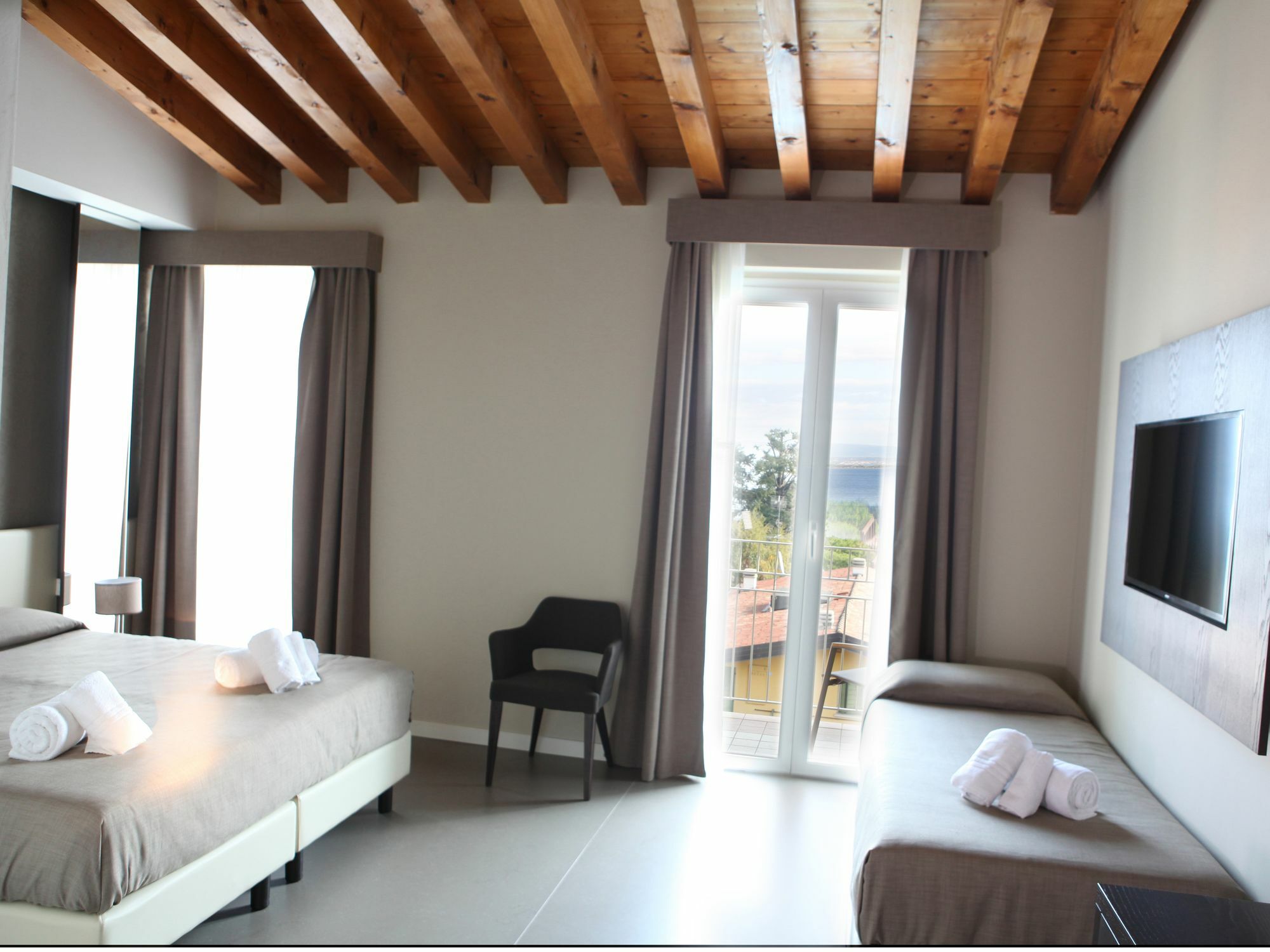 Hotel Palazzo Del Garda & Spa デセンツァーノ・デル・ガルダ エクステリア 写真